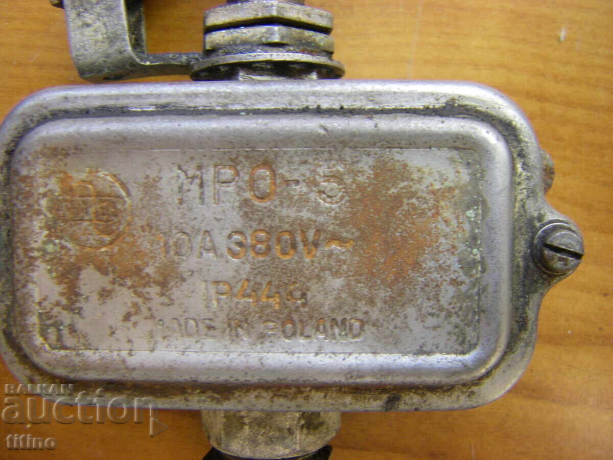 Πολωνικοί αδιάβροχοι τερματικοί διακόπτες MPO-5, 380V/10A με τιμή 15.00 BGN | € 7.67