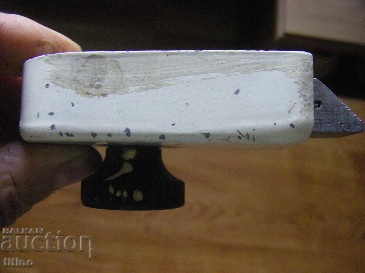 Interior lock for an entrance door - 5