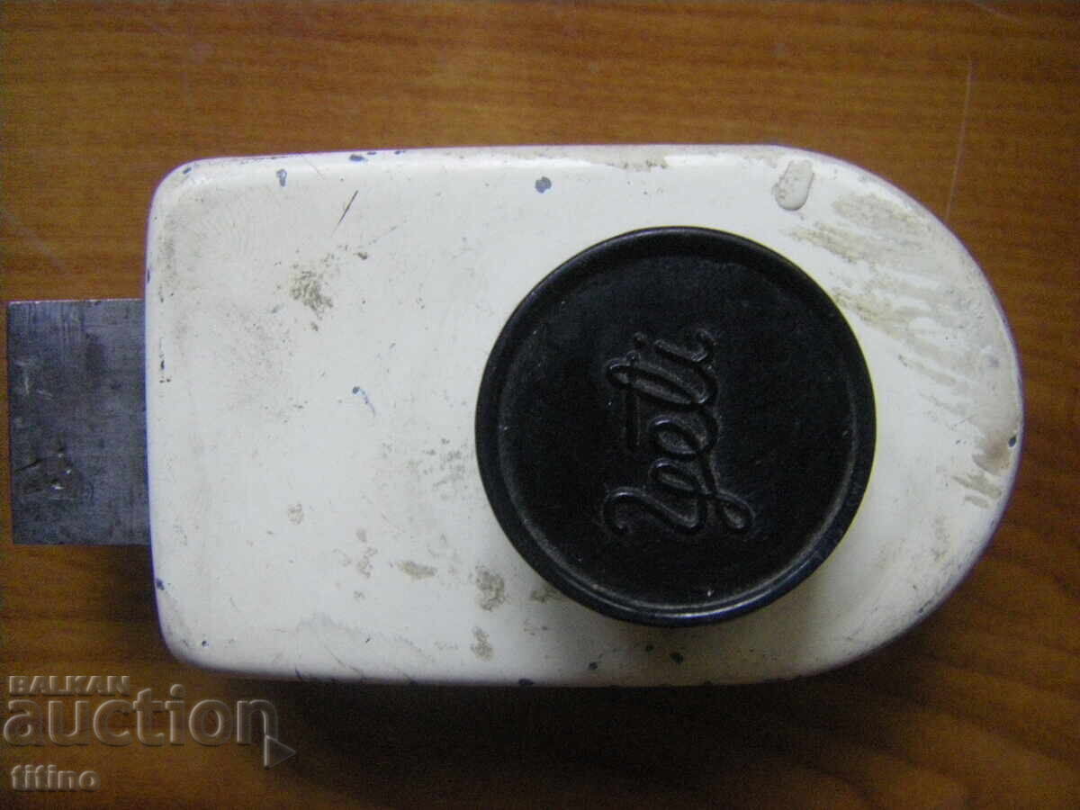 Interior lock for an entrance door