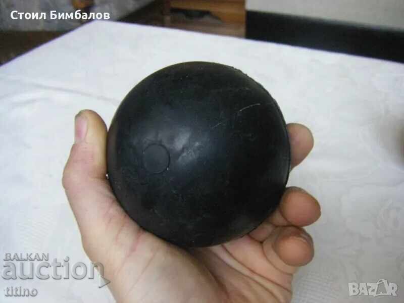 Delivery of 2-kilogram smooth shot put ball