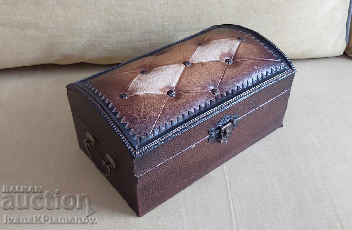 Кутия кожа за ценители