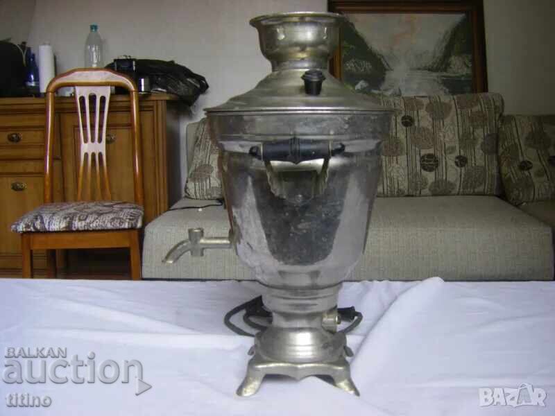 Παλιός ρωσικός λειτουργικός ηλεκτρικός σαμοβάρι με τιμή 13.00 BGN | € 6.65