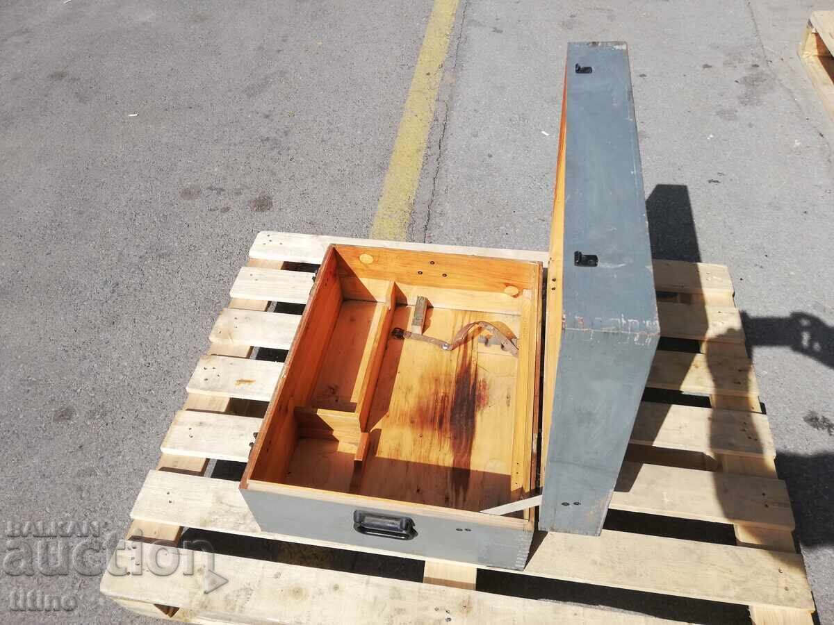 Дървен военен съндък 1 - 5