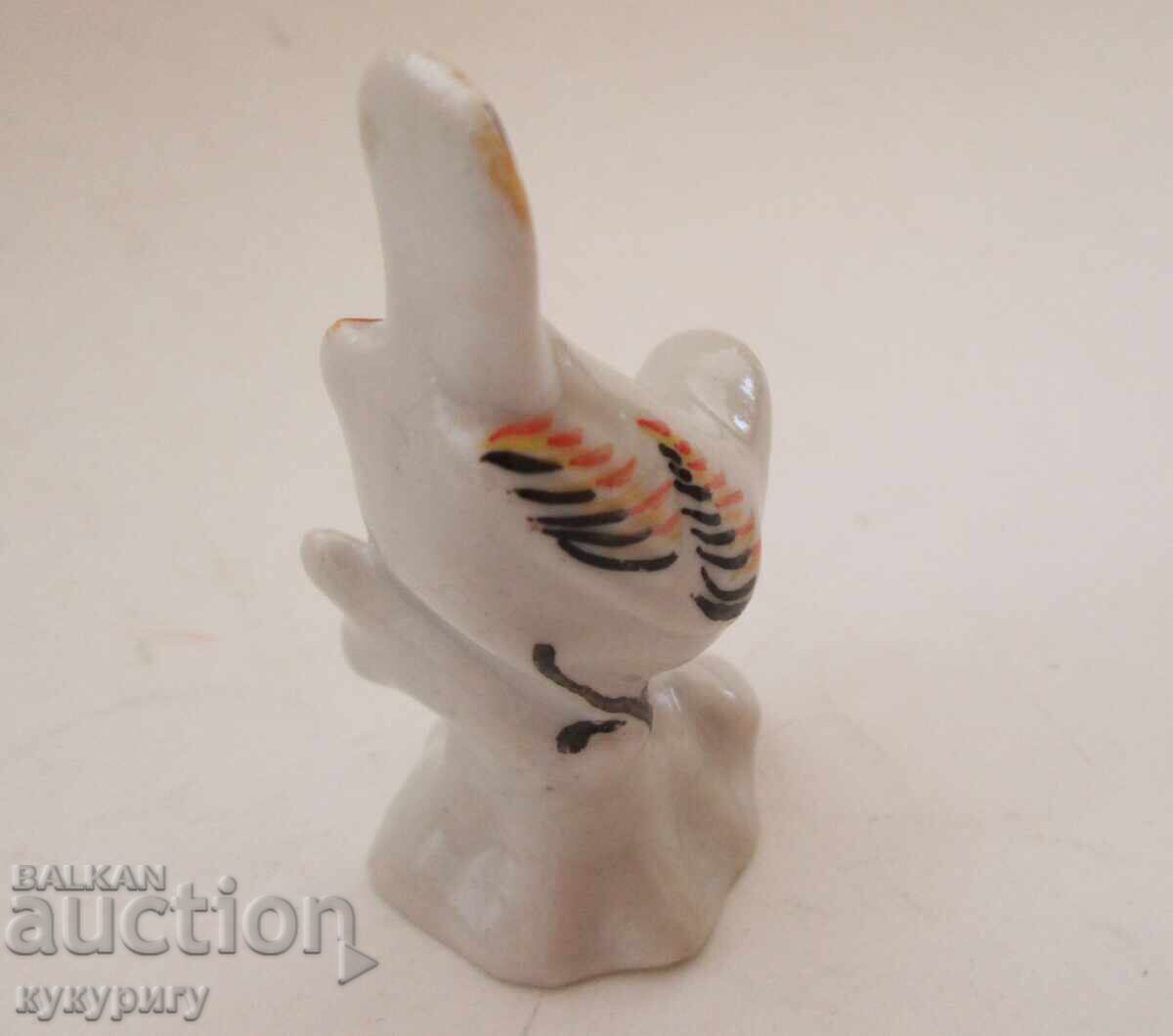 Аукцион Стара Соц НРБ малка порцеланова статуетка фигура птичка Аукцион Стара Соц НРБ малка порцеланова статуетка фигура птичка