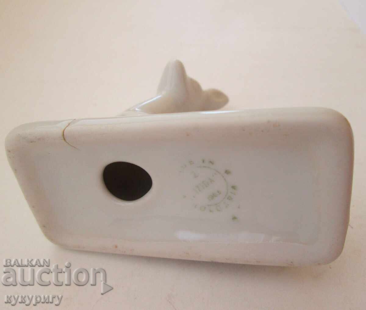 Стара Соц НРБ порцеланова статуетка фигура сърне Изида с цена 25.00 лв. | € 12.78