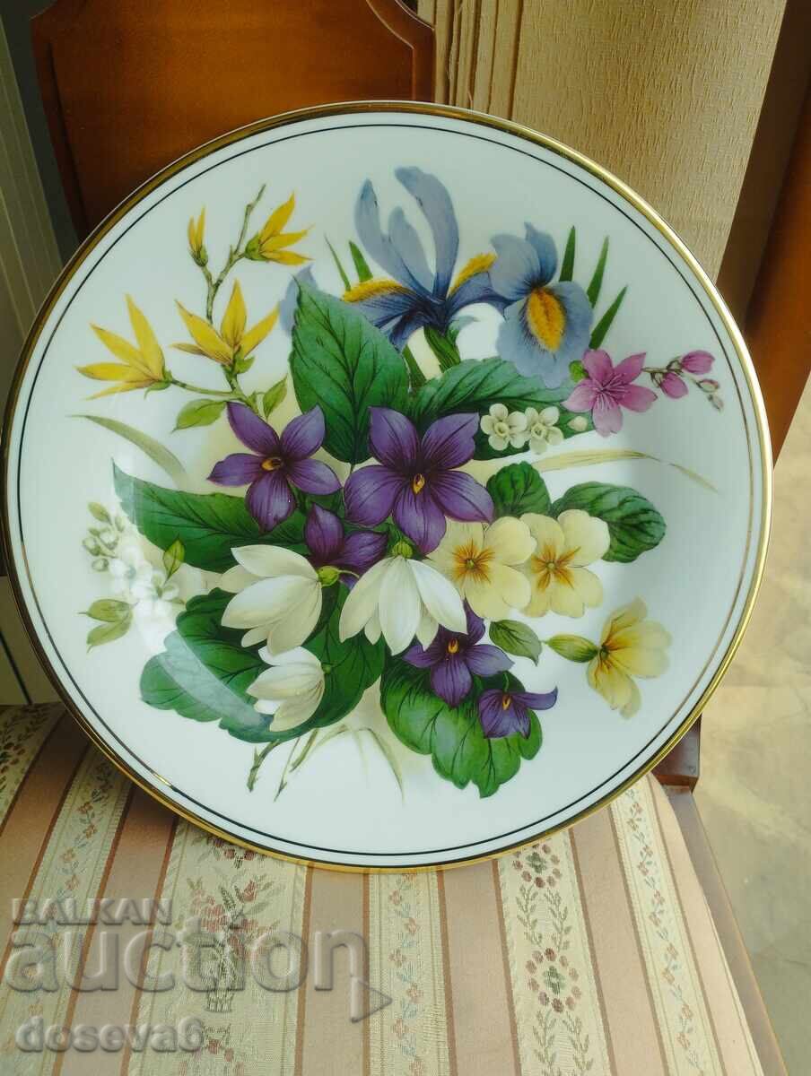 Εδουαρδιανή λεπτή πορσελάνη με σχέδιο λουλουδιών