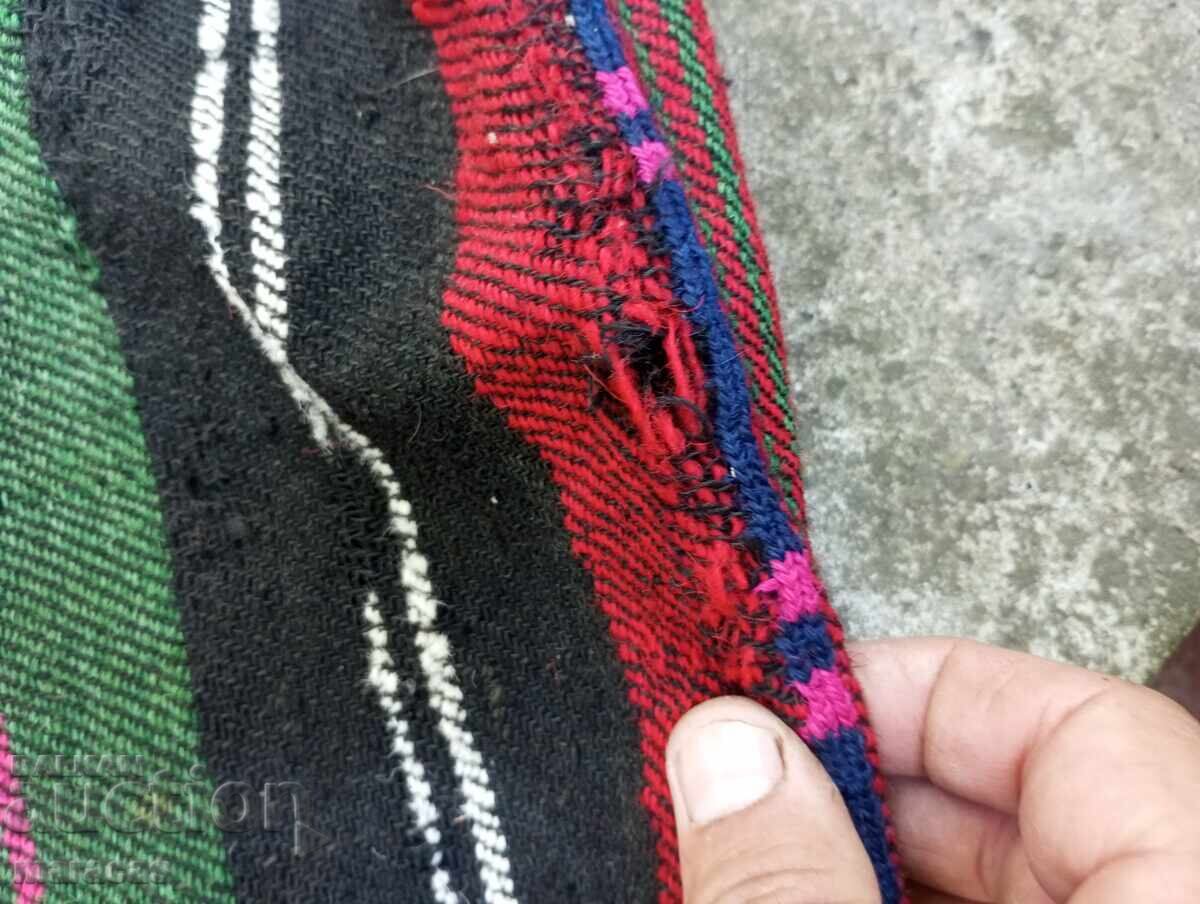 Auction  Old woolen bag and aprons