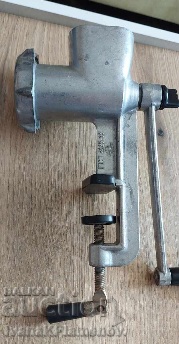 Машинка за мелене нова от соца за ценители с цена € 16.00 | 31.29 лв.