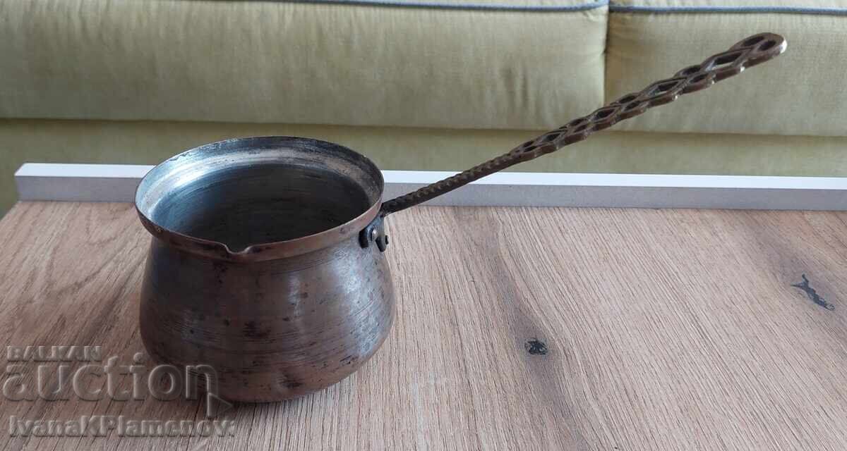Licitație Cezve de cupru pentru cunoscători Licitație Cezve de cupru pentru cunoscători