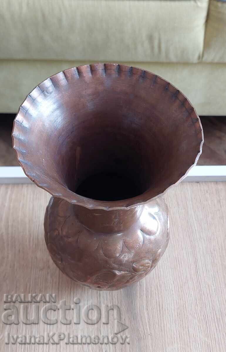 Licitație Vas de cupru pentru cunoscători, înălțime 23cm