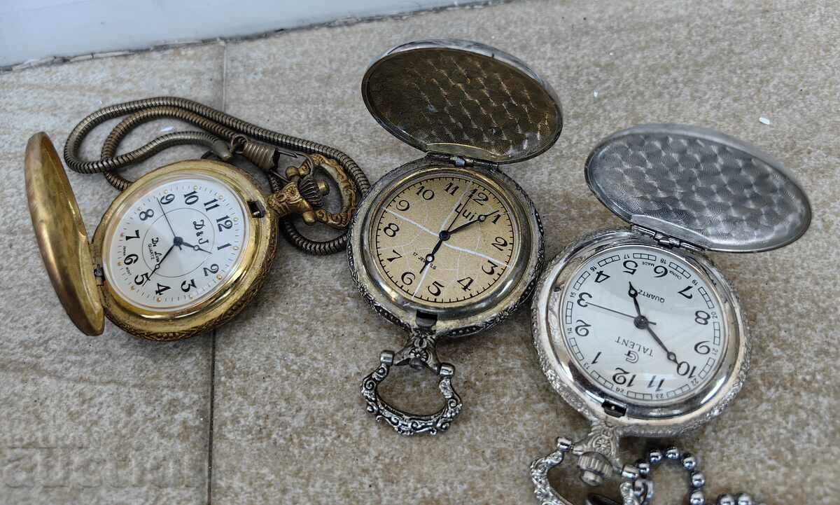 LOT CEASURI DE BUZUNAR CU CUARȚ CEAS DE BUZUNAR cu preț 20.00 BGN | € 10.23 LOT CEASURI DE BUZUNAR CU CUARȚ CEAS DE BUZUNAR cu preț 20.00 BGN | € 10.23