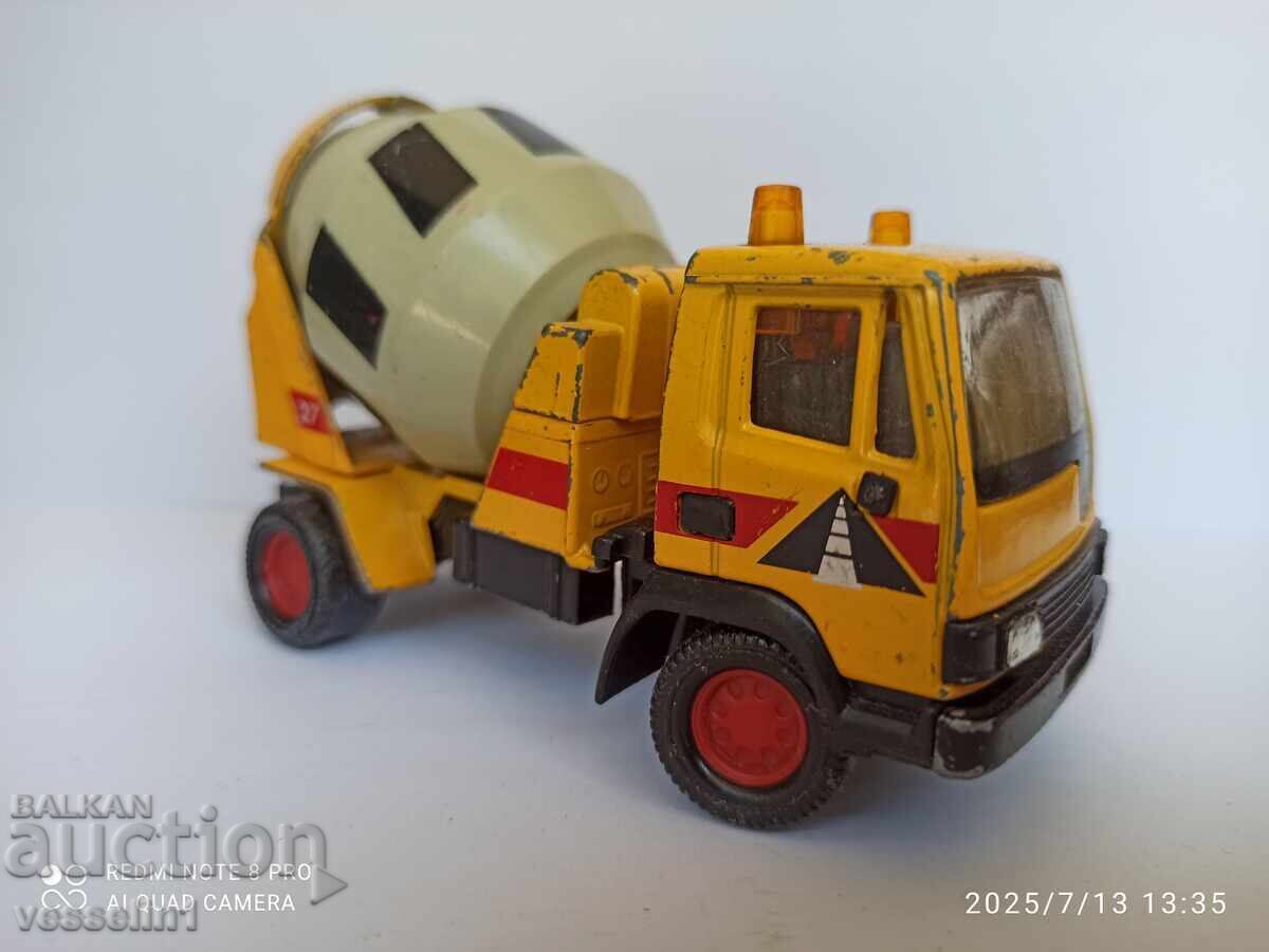 Old toy truck matchbox collectible matchbox cement mixer with price 24.00 BGN | € 12.27