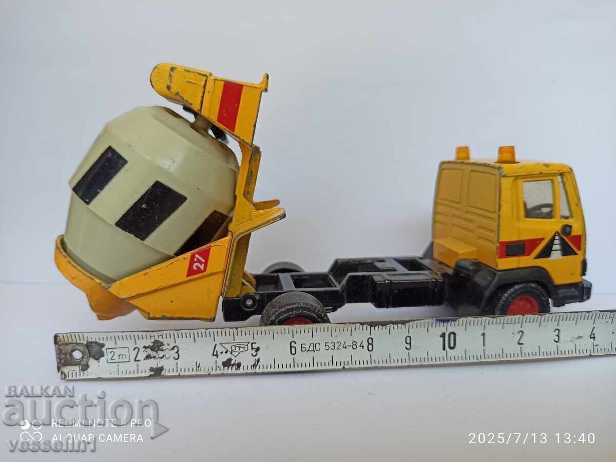 Old toy truck matchbox collectible matchbox cement mixer - 5 Old toy truck matchbox collectible matchbox cement mixer - 5