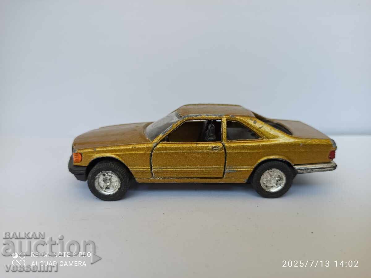 Auction  Old toy Mercedes SEC 500 Yatming 1/43
