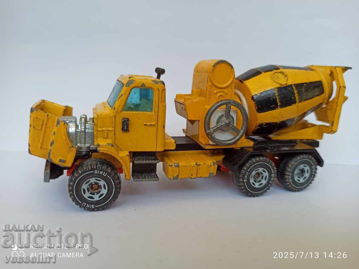 Δημοπρασία Παλιό παιχνίδι φορτηγό siku συλλεκτικό matchbox τσιμεντοφόρο Δημοπρασία Παλιό παιχνίδι φορτηγό siku συλλεκτικό matchbox τσιμεντοφόρο