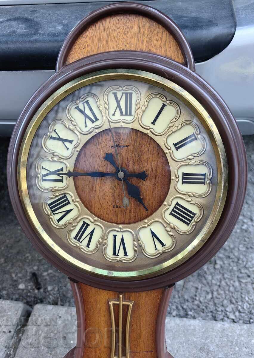 Wall clock with thermometer, quartz with price 70.00 BGN | € 35.79