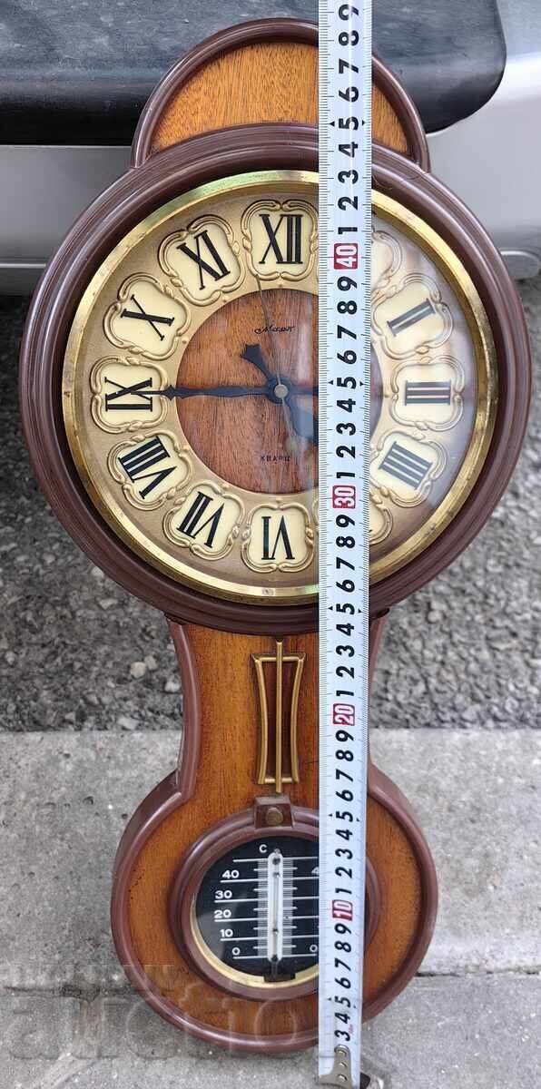 Delivery of Wall clock with thermometer, quartz