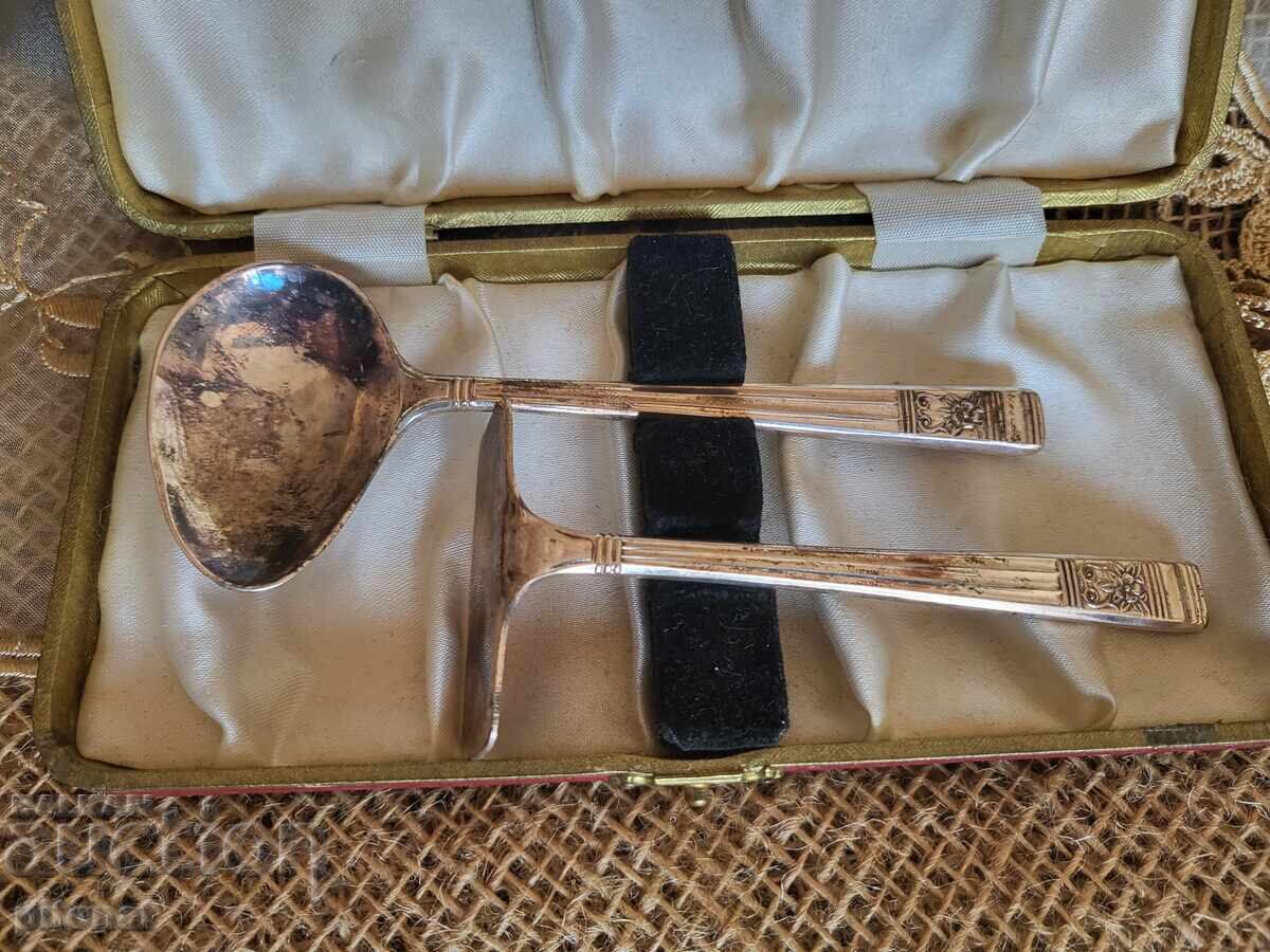 Antique silver-plated baby feeding set with price 50.00 BGN | € 25.56