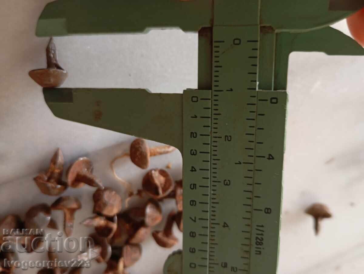 Παλιά καρφιά, γαμψά για αποκατάσταση με τιμή 45.00 BGN | € 23.01