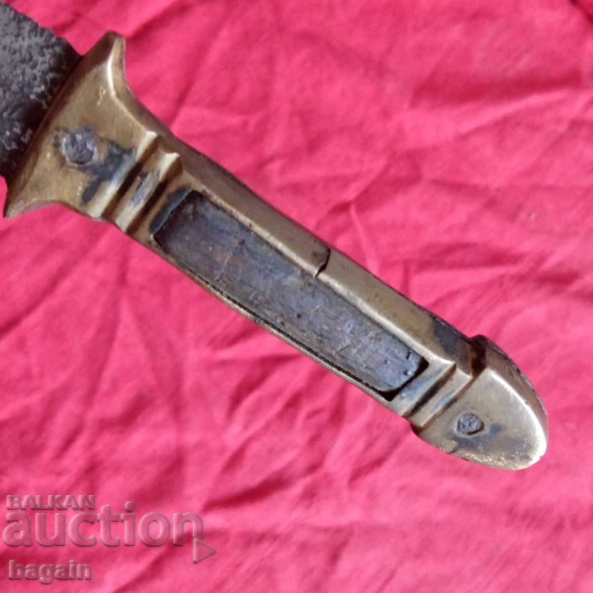 Large bachelor's room with price 150.00 BGN | € 76.69 Large bachelor's room with price 150.00 BGN | € 76.69