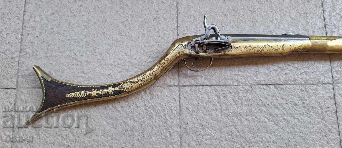 Homemade gun, glass bottle, toy pistol with price 3800.00 BGN | € 1942.91 Homemade gun, glass bottle, toy pistol with price 3800.00 BGN | € 1942.91