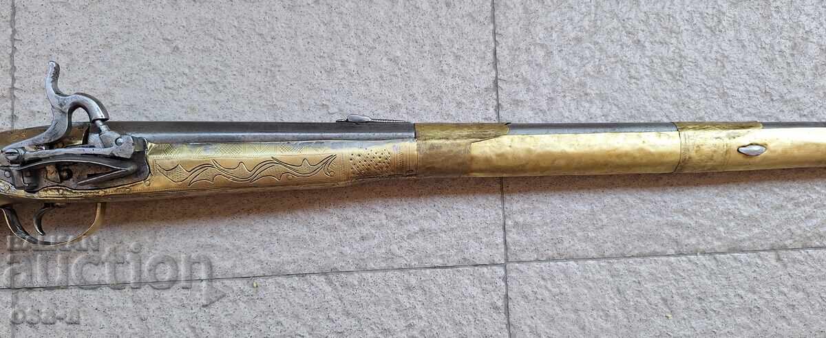 Delivery of Homemade gun, glass bottle, toy pistol Delivery of Homemade gun, glass bottle, toy pistol