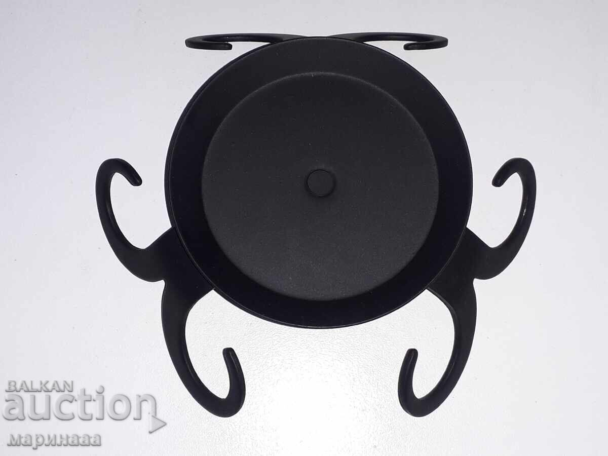 SFEȘNIC .KOV. FIER cu preț € 2.05 | 4.01 BGN SFEȘNIC .KOV. FIER cu preț € 2.05 | 4.01 BGN