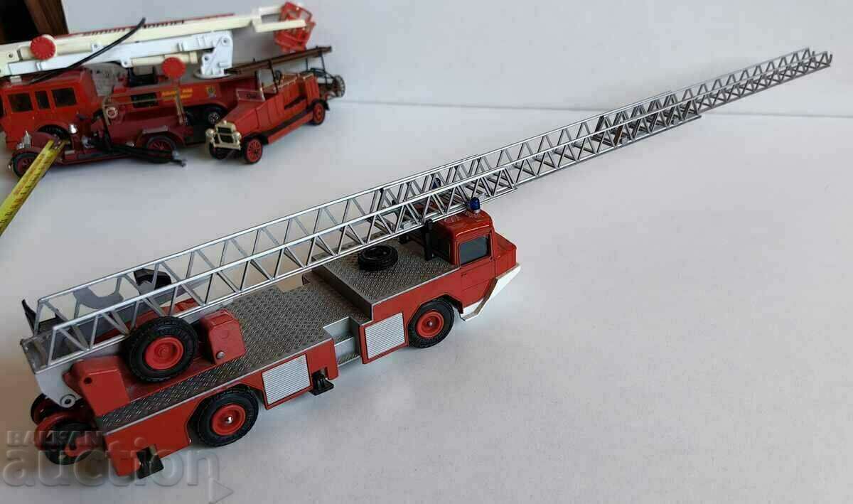 Аукцион ПОЛОВИН КИЛО ГОЛЯМА ПОЖАРНА КОЛА ЖЕЛЯЗНА НЕПОЛЗВАНА ГЕРМАНИЯ