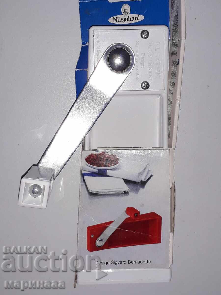 DESIGN. VINTAGE CAN OPENER. SWEDEN DESIGN. VINTAGE CAN OPENER. SWEDEN