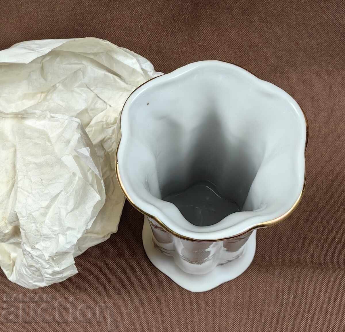 PROBABLY UNUSED PORCELAIN VASE, LITTLE DEGRADED - 7