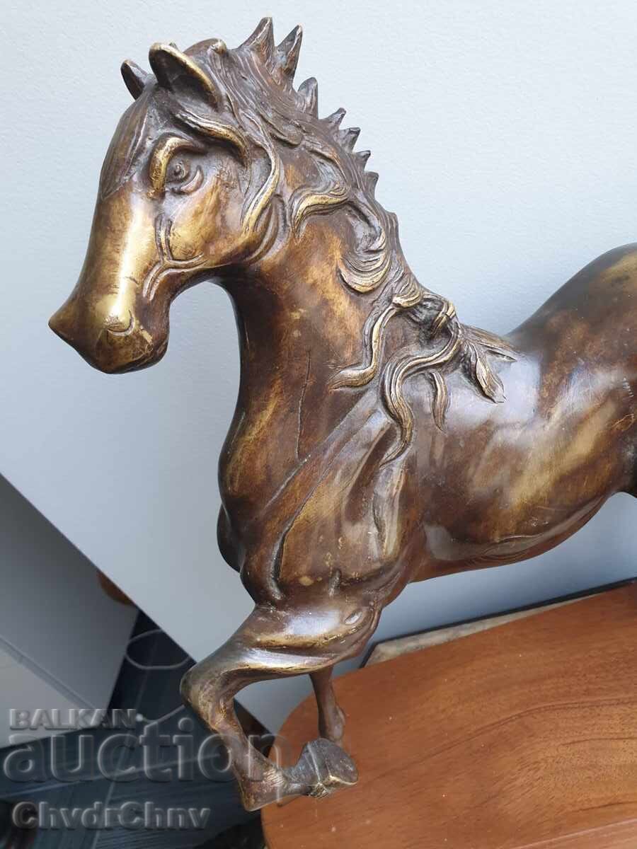Licitație Sculptură/figură mare, veche, din bronz, reprezentând un cal sălbatic-armăsar