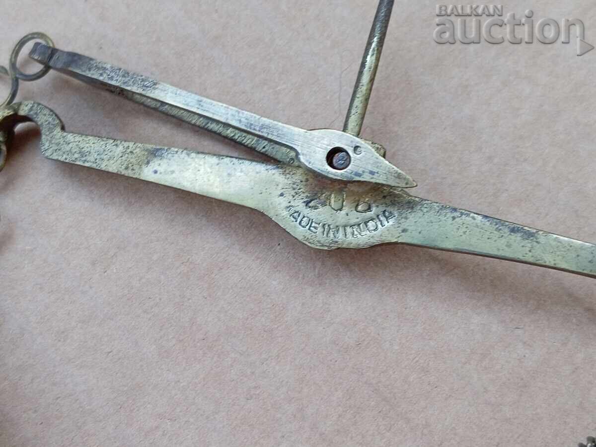 Mini balanță de bijuterii din bronz cu preț 31.00 BGN | € 15.85