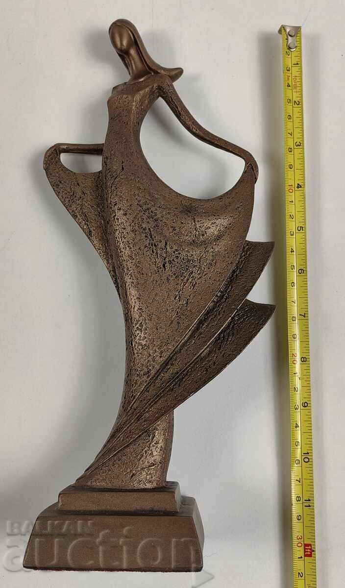 STYLIZED SOLID METAL FIGURE WOMAN STATUETTE 0.700 KG - 6 STYLIZED SOLID METAL FIGURE WOMAN STATUETTE 0.700 KG - 6