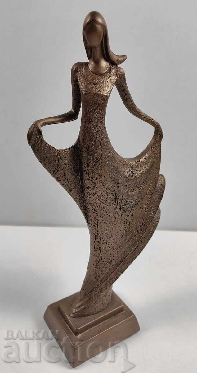 STYLIZED SOLID METAL FIGURE WOMAN STATUETTE 0.700 KG STYLIZED SOLID METAL FIGURE WOMAN STATUETTE 0.700 KG