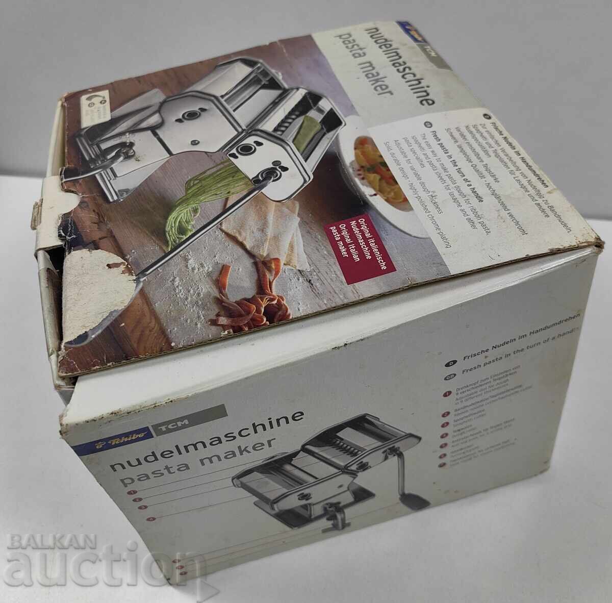 Delivery of ITALIAN PASTA MACHINE, LIGHTLY USED, IN BOX, WITH INSTRUCTIONS
