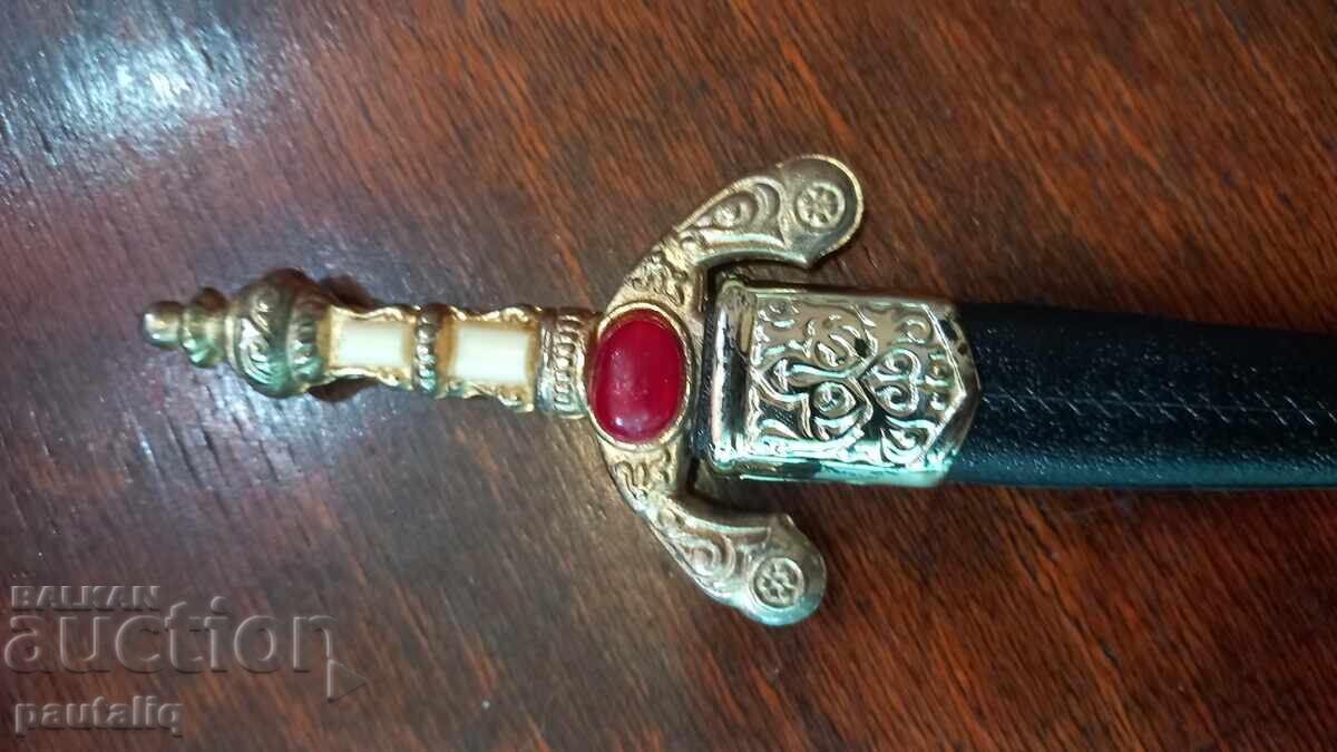 Livrarea CUȚIT TUNIS