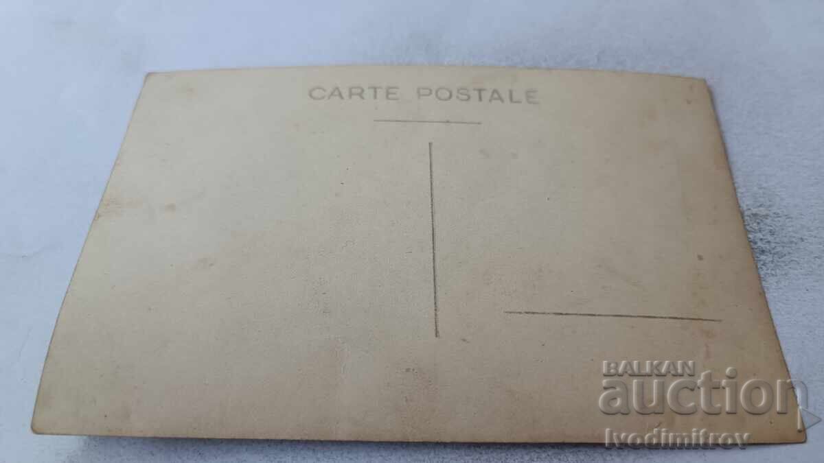 Photo: Young People in front of a Water Gallery with price 8.27 BGN | € 4.23 Photo: Young People in front of a Water Gallery with price 8.27 BGN | € 4.23