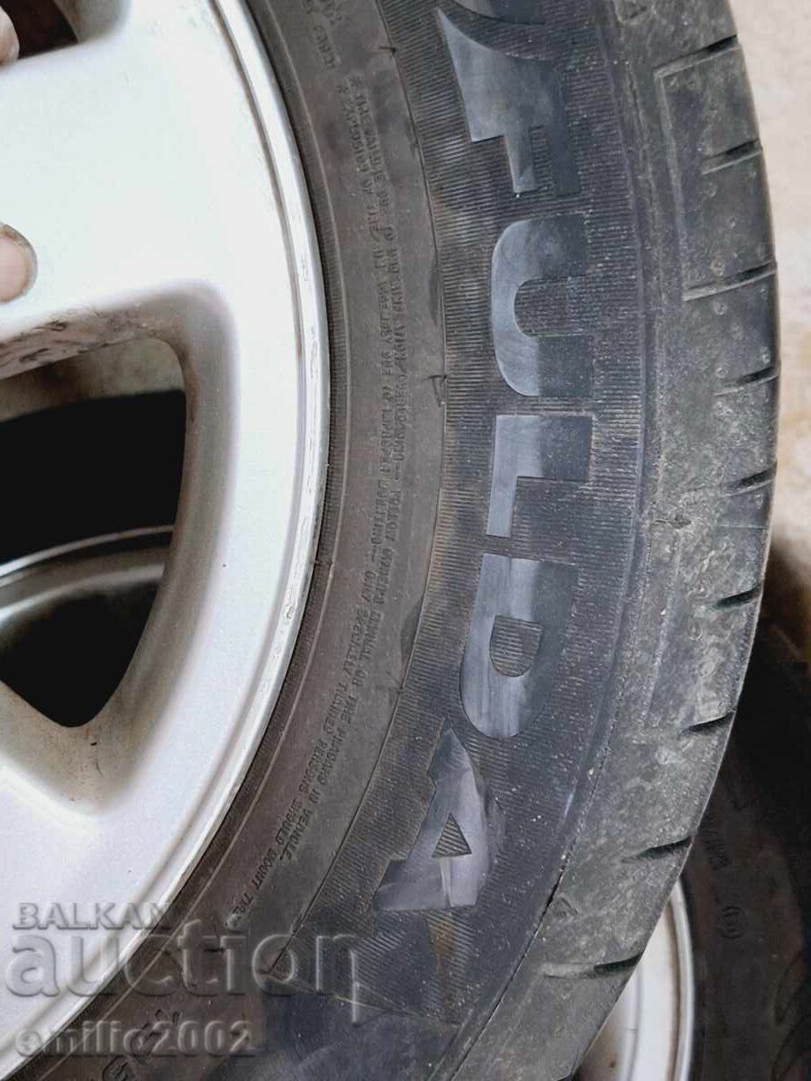 Auction  Set of Audi 15 inch wheels with summer tires, 4 pieces