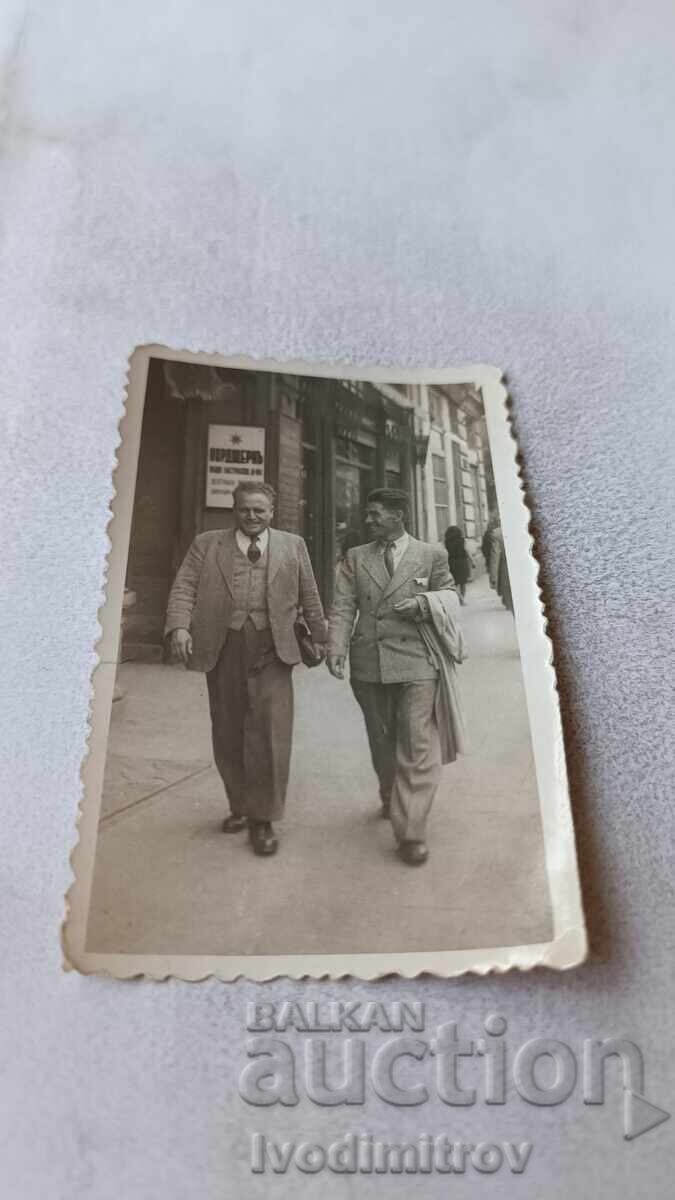 Photo Sofia Two men on a walk Photo Sofia Two men on a walk