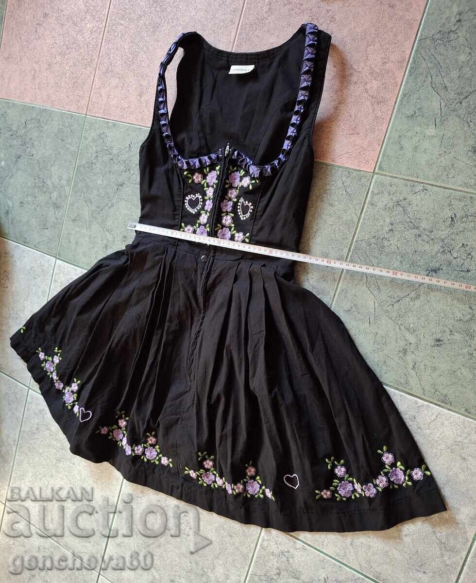 Licitație Rochie tradițională germană cu broderie