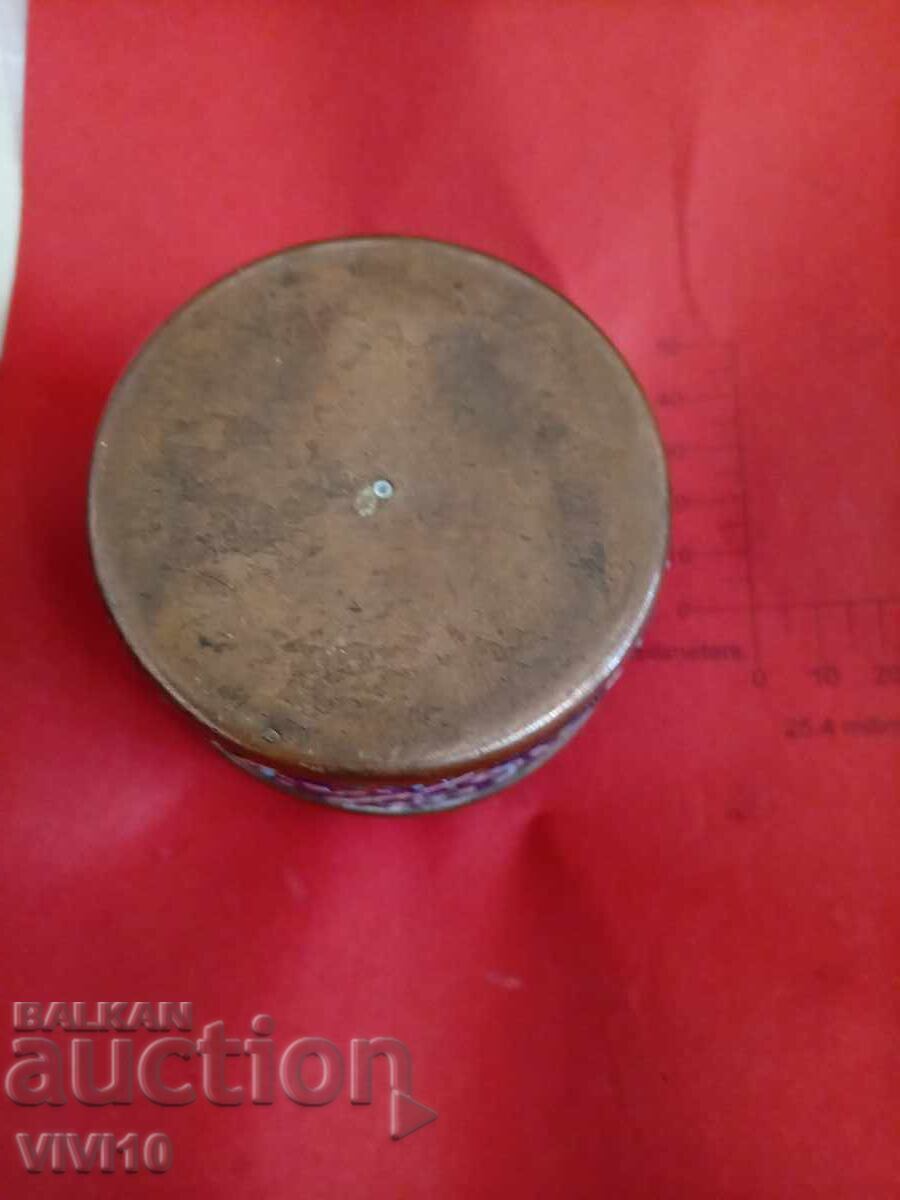 Licitație Cutie de bijuterii veche, cupru, email, 8cm Licitație Cutie de bijuterii veche, cupru, email, 8cm