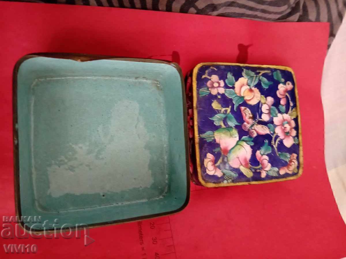 Delivery of Antique jewelry box, bronze, gilding, cloisonné