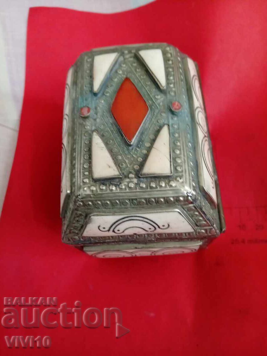 Αντίκα κουτί κοσμημάτων, κόκαλο, κεχριμπάρι, 11εκ με τιμή 70.00 BGN | € 35.79