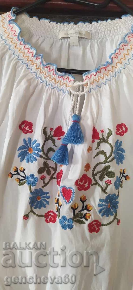 Auction  Knitted blouse with denim embroidery