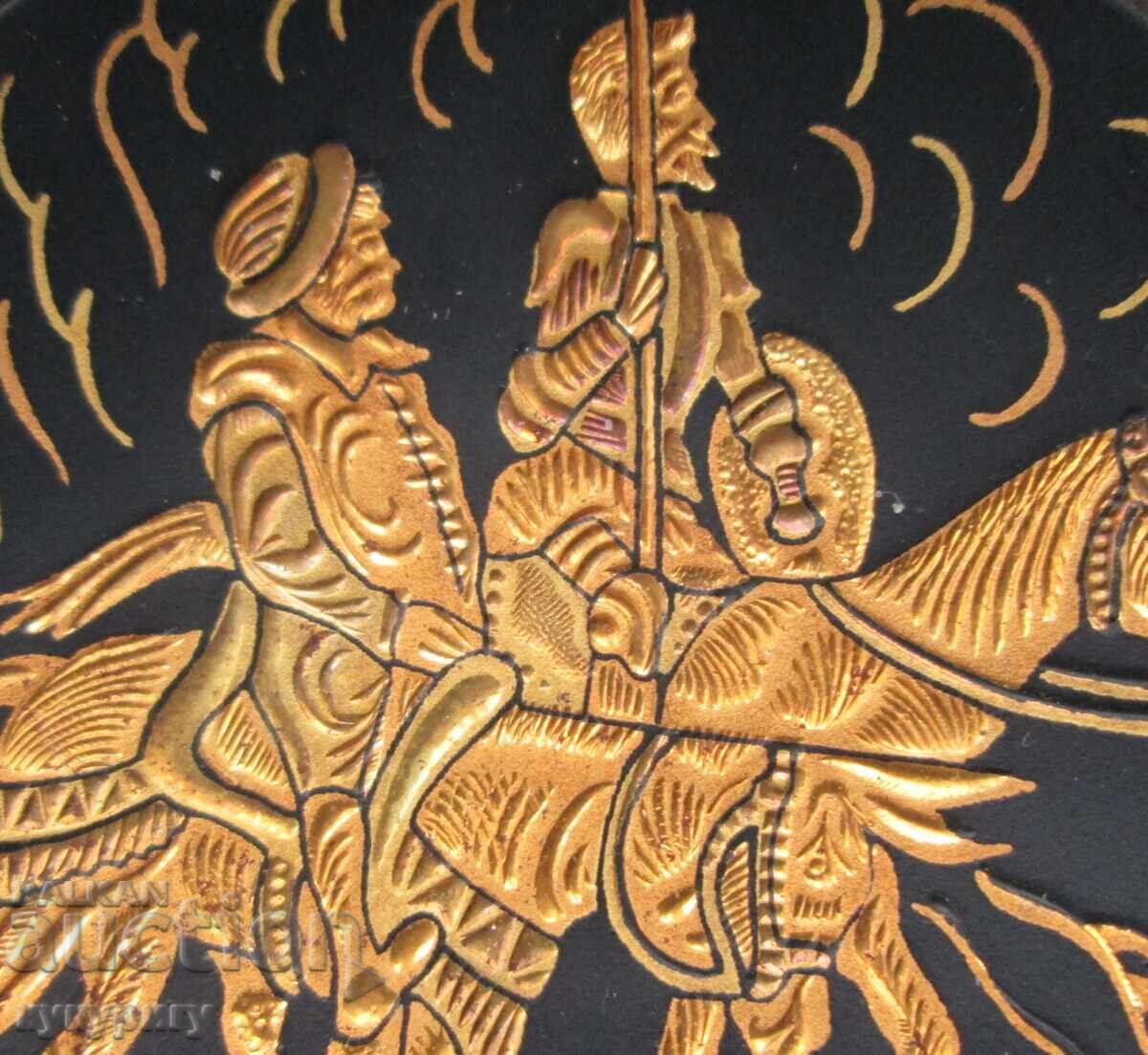 Μικρό διακοσμητικό πιατάκι Δον Κιχώτης χειροποίητο 24κ χρυσός με τιμή 45.00 BGN | € 23.01 Μικρό διακοσμητικό πιατάκι Δον Κιχώτης χειροποίητο 24κ χρυσός με τιμή 45.00 BGN | € 23.01