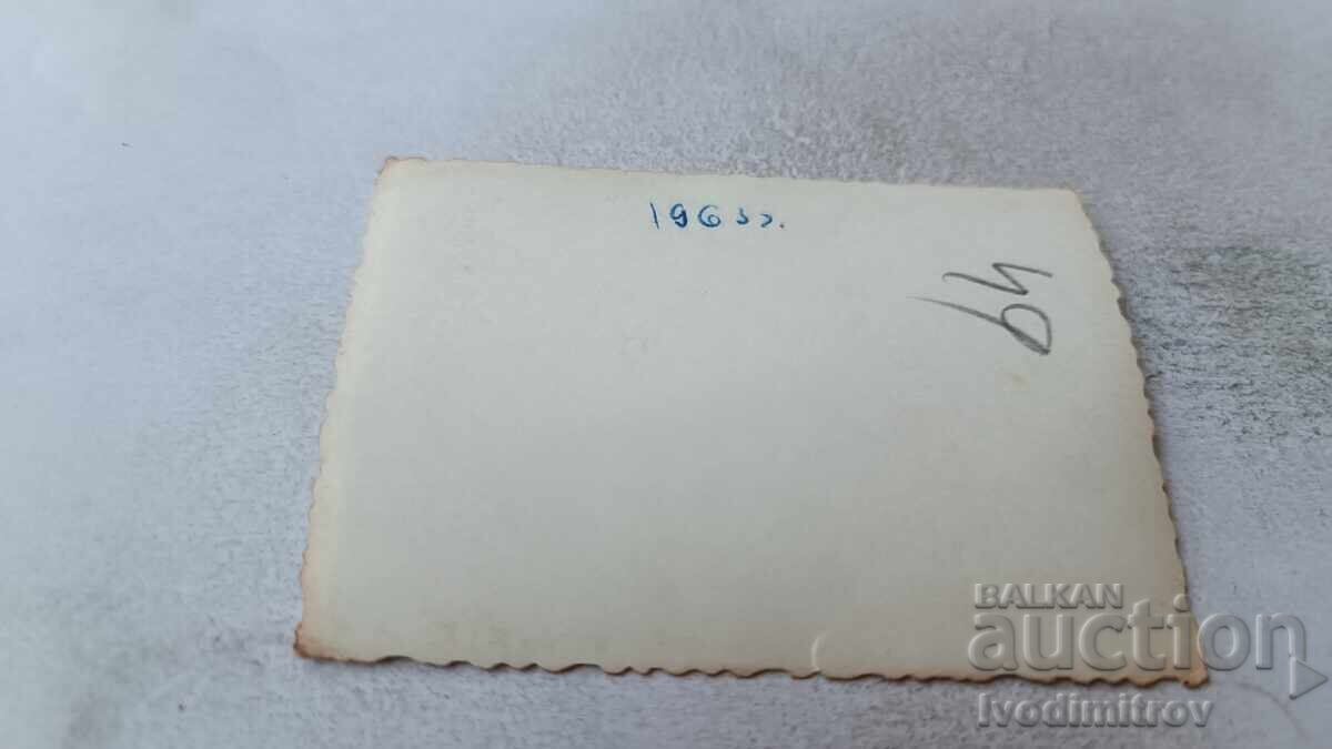 Photo Sofia Man and three women in the courtyard of a building with price 1.65 BGN | € 0.84