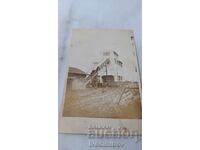 Снимка Работници пред транпортна лента на мина