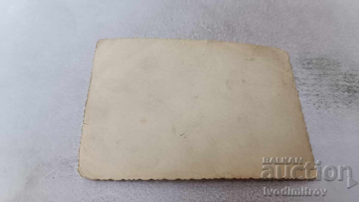 Φωτογραφία Νέων ανδρών που σκάβουν τα θεμέλια κτιρίου με τιμή 2.45 BGN | € 1.25