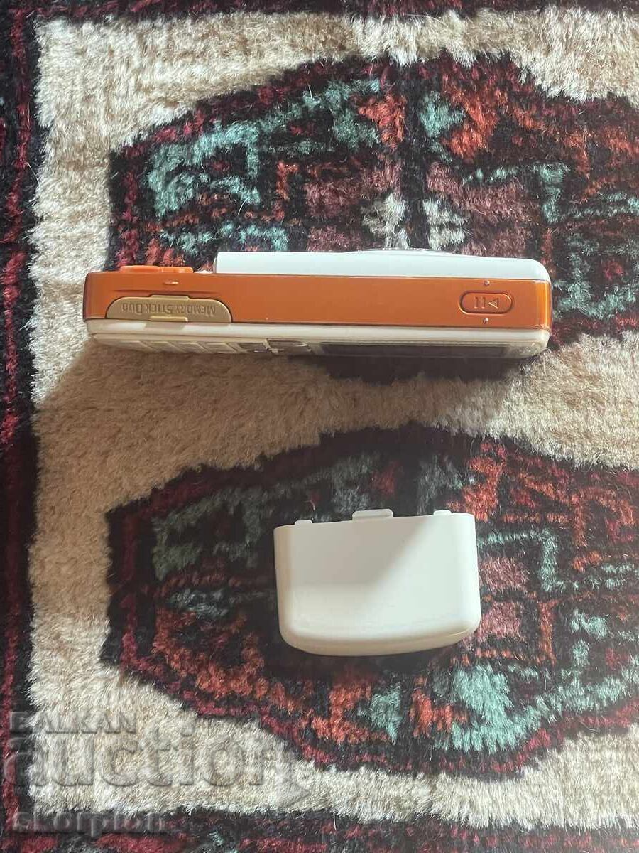 Sony Ericsson W800 WALKMAN - 5