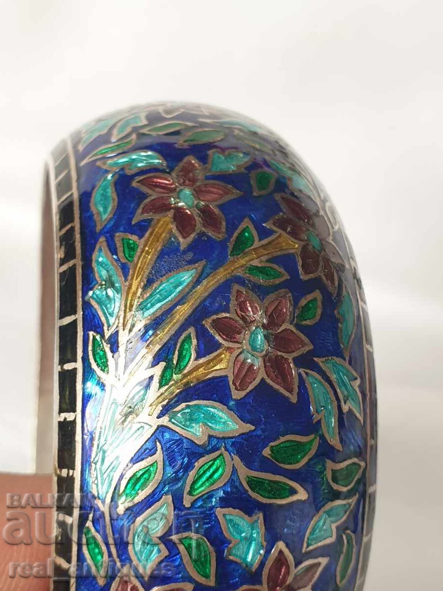 Доставка на сребърна гривна с емайл